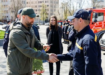 За сприяння Харківської ОВА рятувальники отримали нові мікроавтобуси з Німеччини