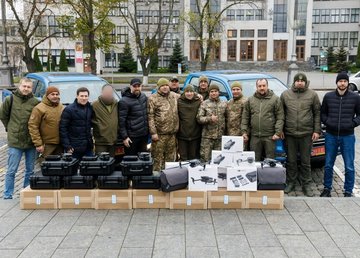 Захисникам Харківщини передали 15 дронів типу Mavic