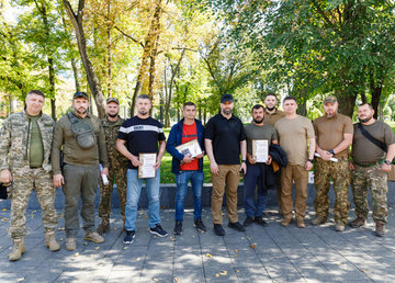Захисникам Харківщини передали лазнево-пральні комплекси, «швидку» та технічні засоби для виконання бойових завдань Захисникам Харківщини передали лазнево-пральні комплекси, «швидку» та технічні засоби для виконання бойових завдань