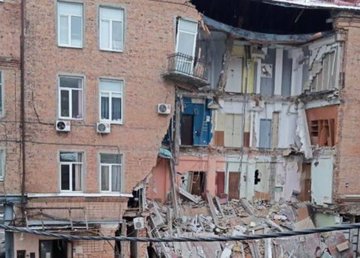Здание на проспекте Гагарина обвалилось из-за незаконного строительства  Здание на проспекте Гагарина обвалилось из-за незаконного строительства