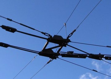 Женщине, которая пострадала от срыва троллейбусной штанги, окажут помощь Женщине, которая пострадала от срыва троллейбусной штанги, окажут помощь