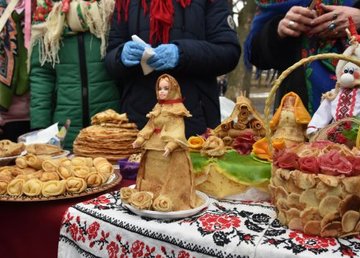 Жители Новобаварского района отпраздновали Масленицу 