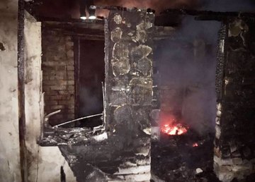 Зимовский район: во время пожара в частном доме его житель получил ожоги