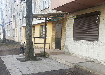 Кабинет стоматологической имплантации Олега Блохина - фасад