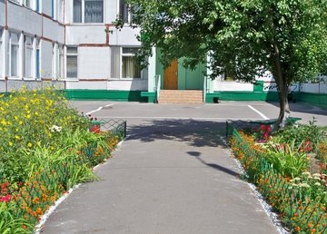 Учебно-воспитательный комплекс № 180 (УВК) - фасад Учебно-воспитательный комплекс № 180 (УВК) - фасад