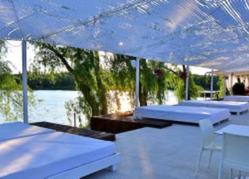 Развлекательный комплекс «Аризона» - фасад Развлекательный комплекс «Аризона» - фасад