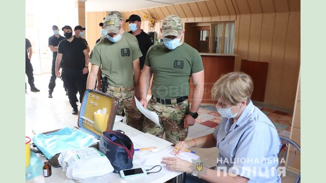 26 харьковских полицейских в зоне проведения ООС сделали прививки против коронавирус 26 харьковских полицейских в зоне проведения ООС сделали прививки против коронавирус