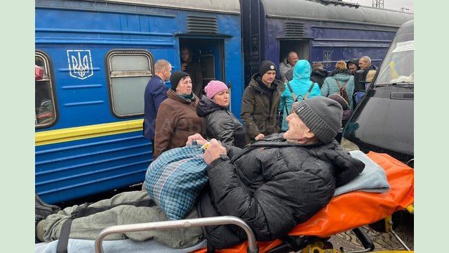 50 жителів Чугуївського та Куп’янського районів евакуювали до пансіонатів Житомирщини 50 жителів Чугуївського та Куп’янського районів евакуювали до пансіонатів Житомирщини