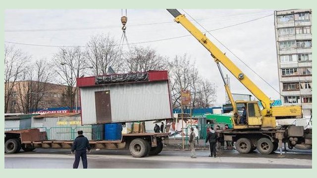 В городе демонтируют более 70 незаконных объектов