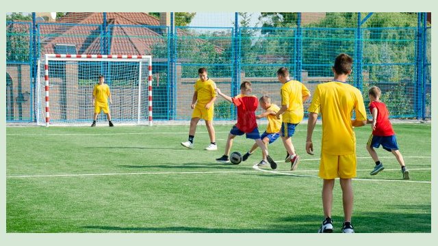 В городе реконструируют еще 13 школьных стадионов