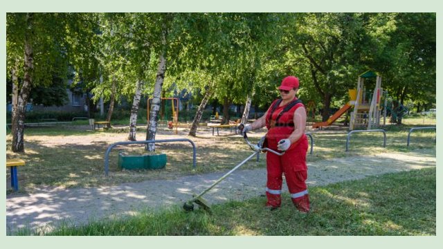 В Шевченковском районе приводят в порядок дворы жилых домов