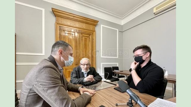 Антон Деньгуб и Роман Семенуха встретились с 97-летним теннисистом Леонидом Станиславским Антон Деньгуб и Роман Семенуха встретились с 97-летним теннисистом Леонидом Станиславским