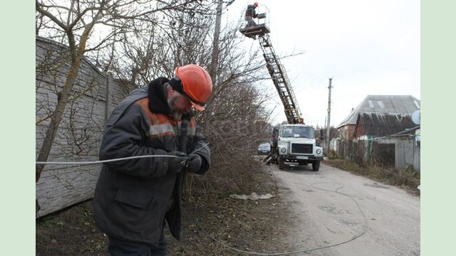 Більшу частину селища Слатине Харківського району підключили до електропостачання Більшу частину селища Слатине Харківського району підключили до електропостачання