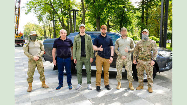 Бойцы 92-й отдельной механизированной бригады имени кошевого атамана Ивана Сирко получили машину Бойцы 92-й отдельной механизированной бригады имени кошевого атамана Ивана Сирко получили машину