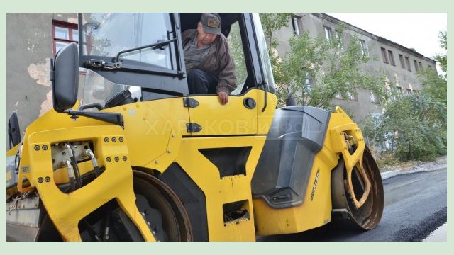 На Большой Даниловке ремонтируют главную магистраль На Большой Даниловке ремонтируют главную магистраль