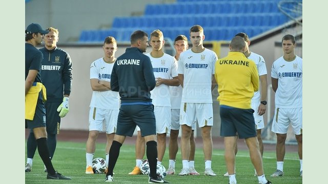 Чем занимается в Харькове сборная Украины по футболу Чем занимается в Харькове сборная Украины по футболу