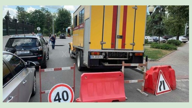В переулке Соборном ремонтируют водопровод В переулке Соборном ремонтируют водопровод