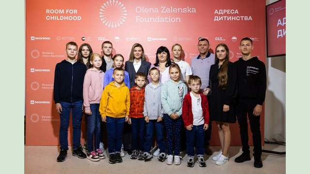 Для двох прийомних родин з Харківщини зводять будинки за програмою Фундації Олени Зеленської Для двох прийомних родин з Харківщини зводять будинки за програмою Фундації Олени Зеленської