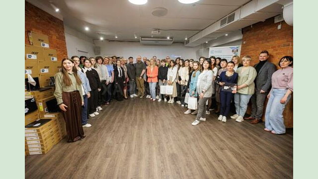 Для створення цифрових лабораторій школам і коледжам Харківської області передали перші 120 ноутбуків – Олег Синєгубов Для створення цифрових лабораторій школам і коледжам Харківської області передали перші 120 ноутбуків – Олег Синєгубов