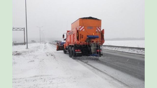 Дороги области расчищают 226 единиц техники и более 250 рабочих