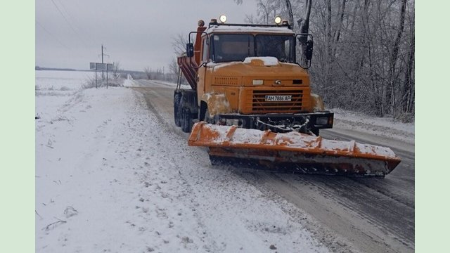 Дорожні служби забезпечують проїзд автошляхами Харківщини