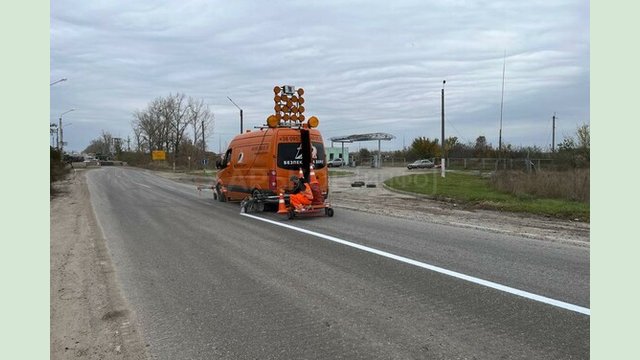 Дорожники продовжують працювати у звільнених громадах Харківської області Дорожники продовжують працювати у звільнених громадах Харківської області