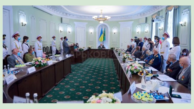 Геннадий Кернес поздравил ветеранов Второй мировой войны с Днем города Геннадий Кернес поздравил ветеранов Второй мировой войны с Днем города