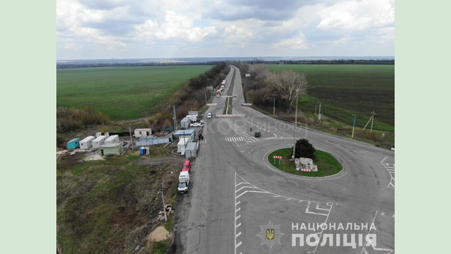 Глава харьковской полиции посетил полицейских, несущих службу на востоке страны