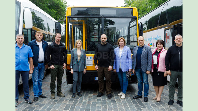 Громади Харківщини отримали 5 пасажирських автобусів від Уряду Угорщини