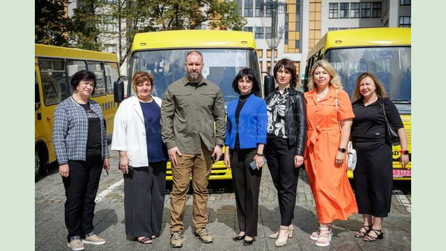 «Громади Харківщини отримали нові шкільні автобуси» – Олег Синєгубов «Громади Харківщини отримали нові шкільні автобуси» – Олег Синєгубов