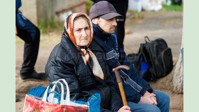 Харківська ОВА об’єднала гуманітарні організації і спільно допомогають людям, які виїжджають із фронтових населених пунктів