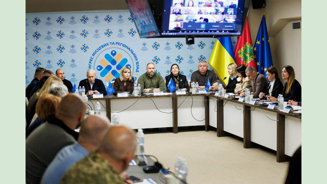 Харківська ОВА продовжує впроваджувати заходи для всебічної підтримки Захисників і Захисниць України та їх сімей – Олег Синєгубов Харківська ОВА продовжує впроваджувати заходи для всебічної підтримки Захисників і Захисниць України та їх сімей – Олег Синєгубов