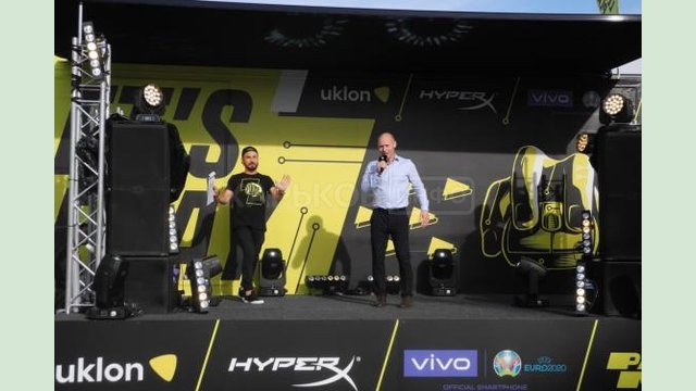 Харьковчане будут болеть за украинских футболистов в фан-зоне на площади Свободы Харьковчане будут болеть за украинских футболистов в фан-зоне на площади Свободы