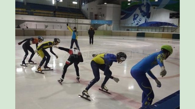 Харьковчане завоевали 17 наград на чемпионате Украины по шорт-треку