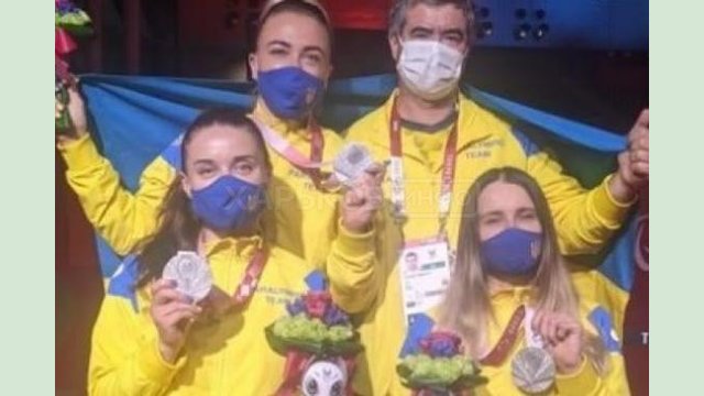 Харьковские фехтовальщицы на шпаге завоевали «серебро» Паралимпиады Харьковские фехтовальщицы на шпаге завоевали «серебро» Паралимпиады