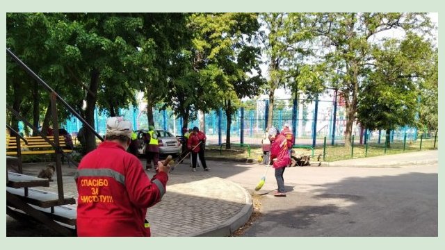 Харьковские коммунальщики приводят в порядок город