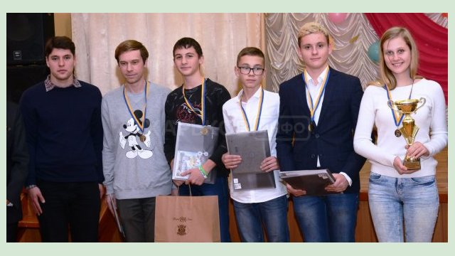Харьковские школьники завоевали серебряные медали на Международном турнире юных физиков Харьковские школьники завоевали серебряные медали на Международном турнире юных физиков