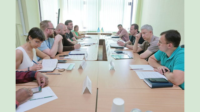Євген Іванов провів зустріч з представниками міжнародних гуманітарних організацій Євген Іванов провів зустріч з представниками міжнародних гуманітарних організацій