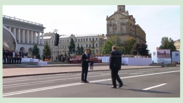 Игорь Терехов поздравляет учителя Илью Гельфгата с присвоением звания Героя Украины Игорь Терехов поздравляет учителя Илью Гельфгата с присвоением звания Героя Украины