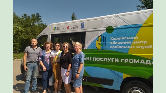 Із постраждалими в Первомайському працювала мобільна бригада психологічної служби Із постраждалими в Первомайському працювала мобільна бригада психологічної служби