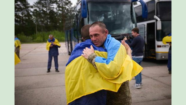 Із російського полону повернулися ще 30 українських захисників з Харківщини – Олег Синєгубов Із російського полону повернулися ще 30 українських захисників з Харківщини – Олег Синєгубов