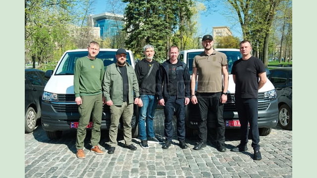 Куп’янська та Вовчанська тергромади отримали мікроавтобуси