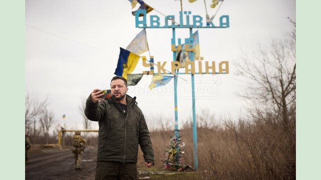 Ми вдячні всім бійцям, які виносять цю війну на собі – звернення Президента України з Авдіївки