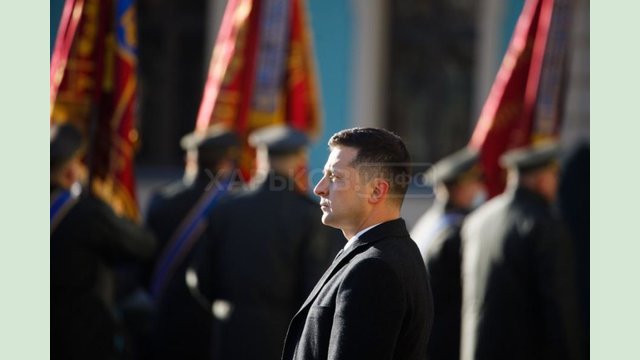 Мы никогда не будем экономить на своей армии, а следовательно – и на безопасности своей страны. Президент. Мы никогда не будем экономить на своей армии, а следовательно – и на безопасности своей страны. Президент.