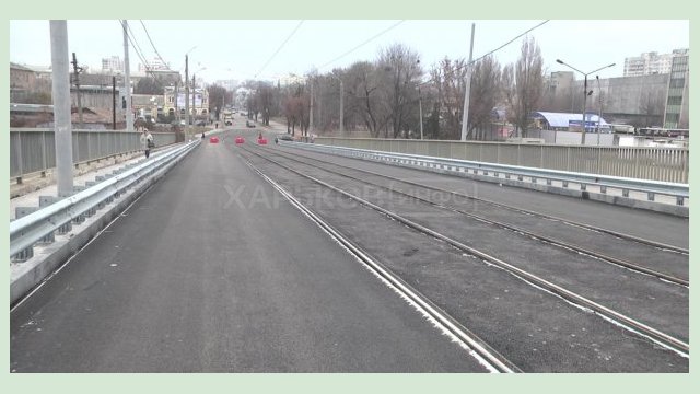 На Балашовском мосту возобновилось движение транспорта На Балашовском мосту возобновилось движение транспорта