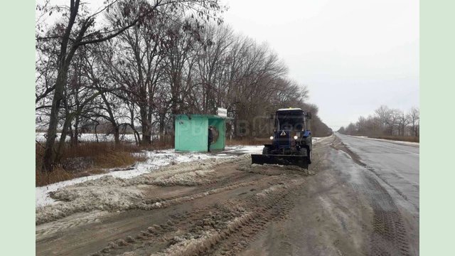 На дорогах области работают 88 единиц техники и 130 рабочих На дорогах области работают 88 единиц техники и 130 рабочих