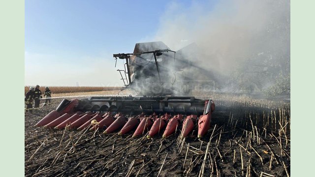 На Харківщині під час польових робіт підірвався комбайн На Харківщині під час польових робіт підірвався комбайн