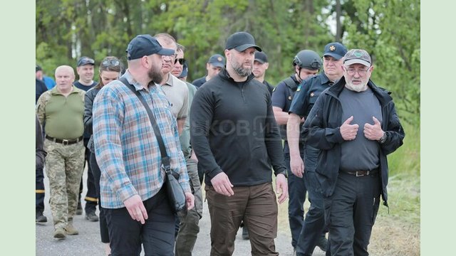 На Харківщині показали роботу нової машини для розмінування На Харківщині показали роботу нової машини для розмінування