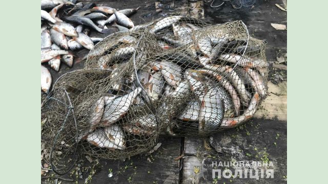 На Харьковщине полицейские сообщили мужчине о подозрении в незаконном рыболовстве