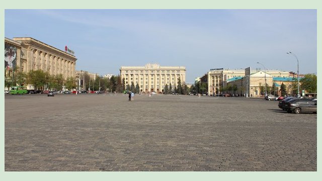 На площади Свободы временно запрещено движение транспорта На площади Свободы временно запрещено движение транспорта